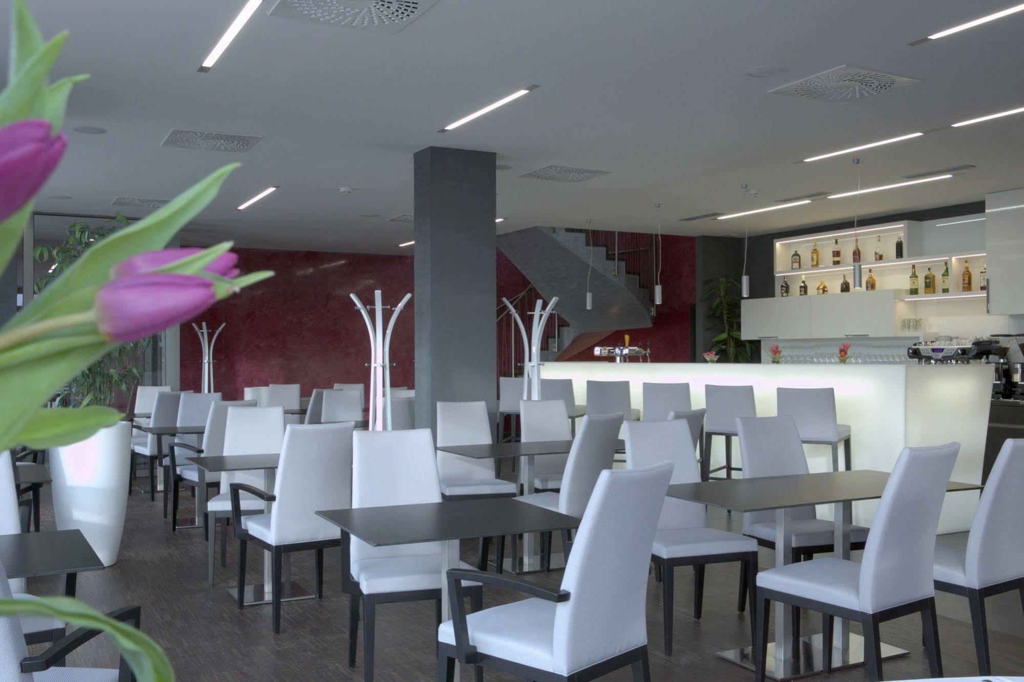 Campea Aparthotel Brno Exterior foto